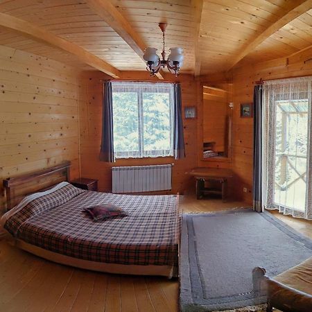 12 Months Estate Konuk evi Myslovka Dış mekan fotoğraf