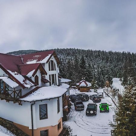 12 Months Estate Konuk evi Myslovka Dış mekan fotoğraf