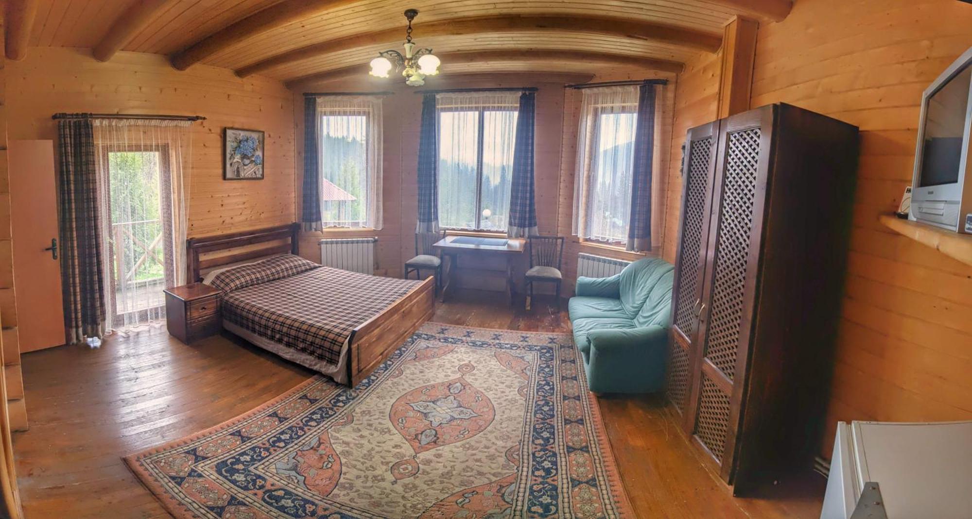 12 Months Estate Konuk evi Myslovka Oda fotoğraf