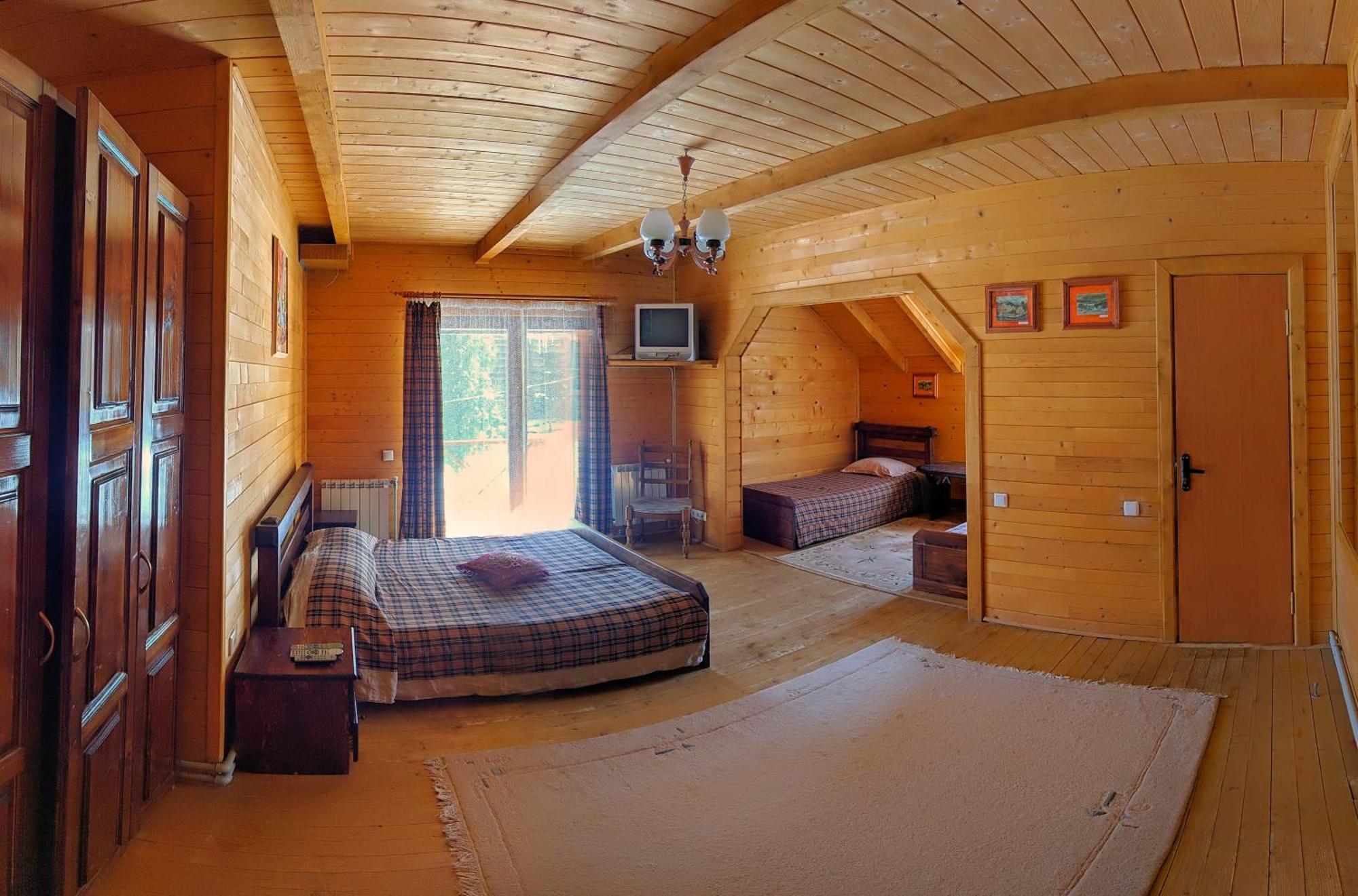 12 Months Estate Konuk evi Myslovka Oda fotoğraf