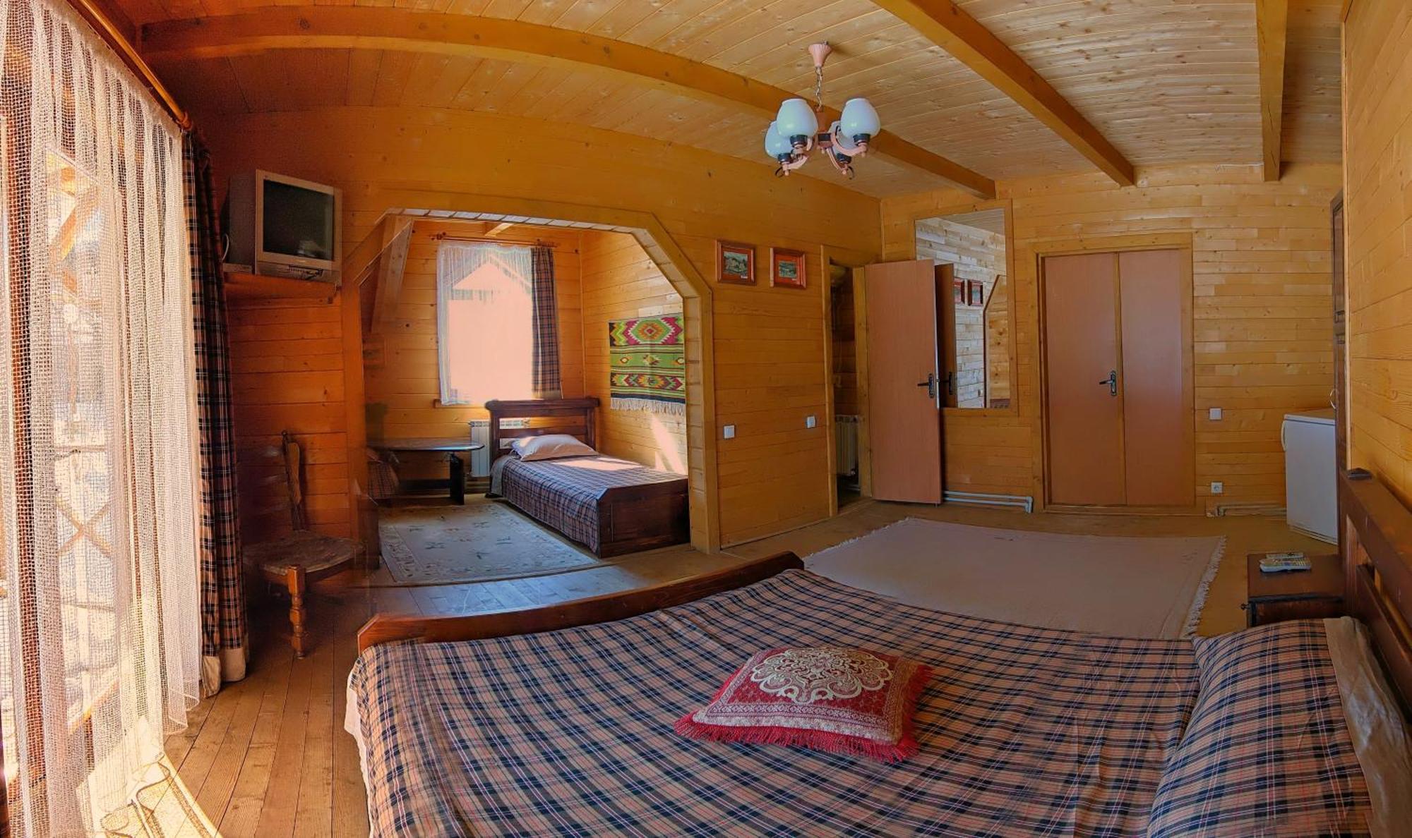 12 Months Estate Konuk evi Myslovka Oda fotoğraf