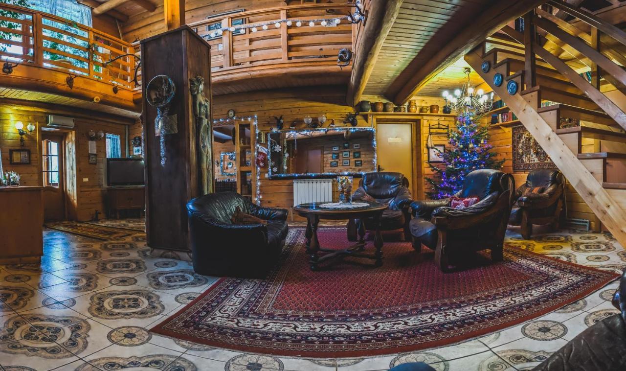 12 Months Estate Konuk evi Myslovka Dış mekan fotoğraf