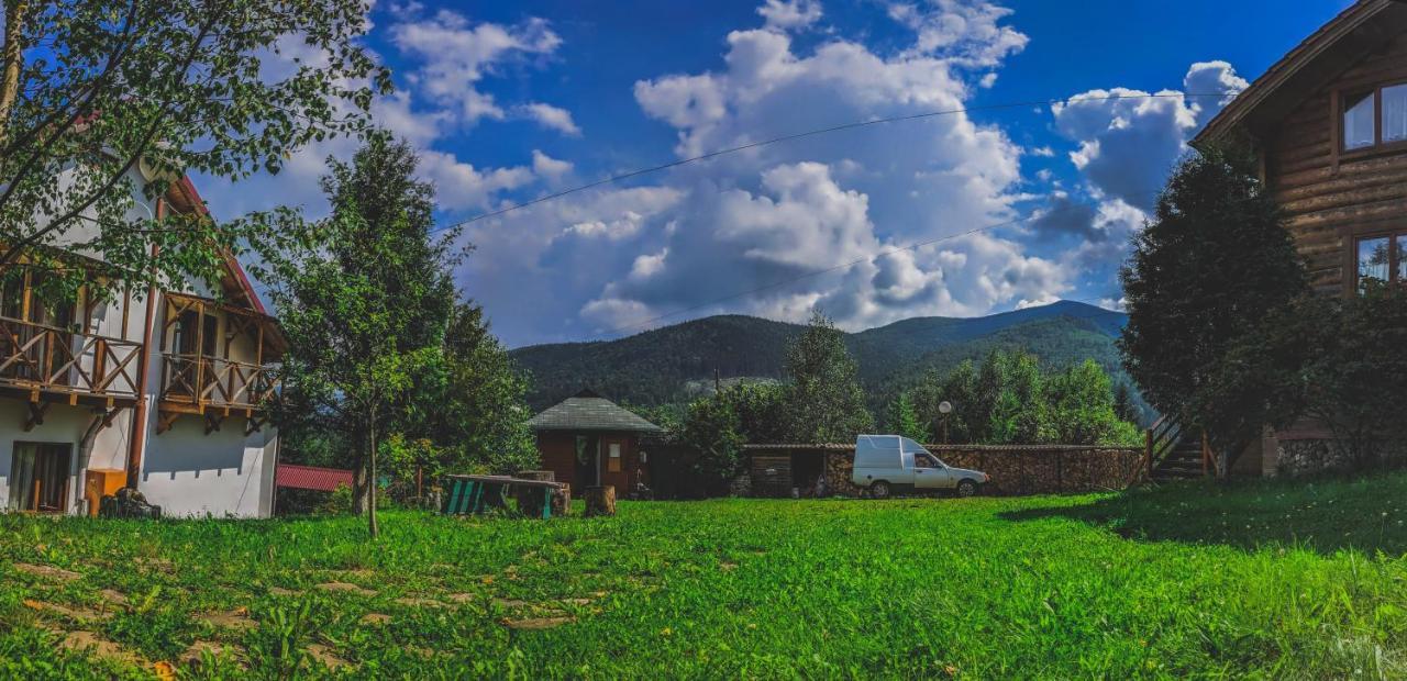 12 Months Estate Konuk evi Myslovka Dış mekan fotoğraf