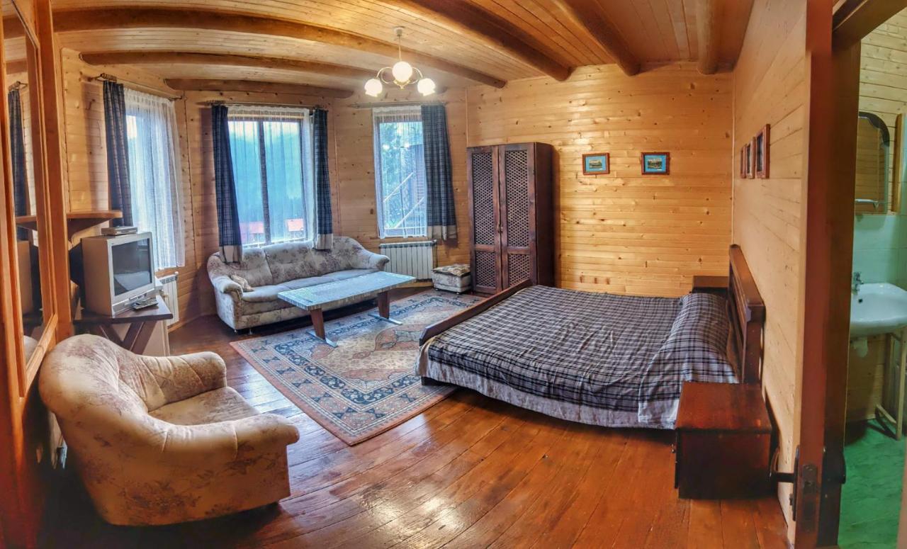 12 Months Estate Konuk evi Myslovka Oda fotoğraf